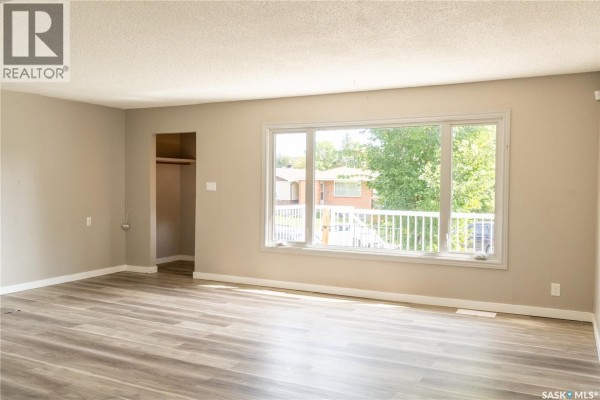 4pc Ensuite bath - 2232 Mcara Street, Regina, SK S4N2W1 Photo 5
