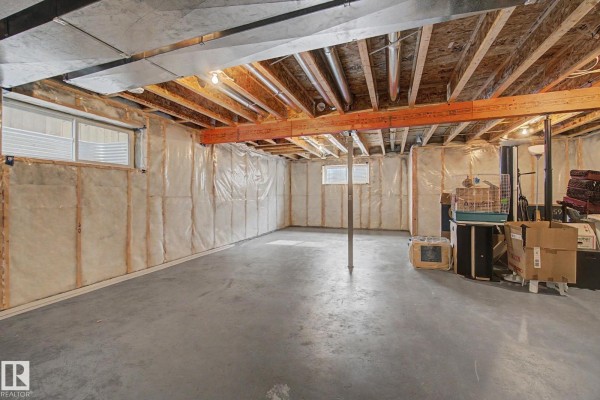 Kitchen - 2233 56 St Sw, Edmonton, AB T6X2C1 Photo 3