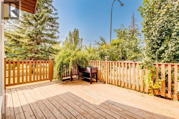 Kitchen - 2234 15a Street Se, Calgary, AB T2G3N1 Photo 2