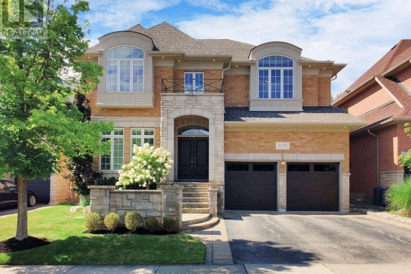 2238 Lyndhurst Drive, Oakville, ON, photo 2
