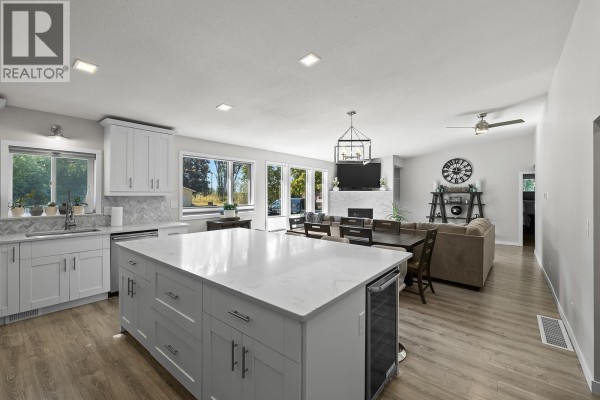 2239 Mayer Road, Kelowna, BC, photo 3