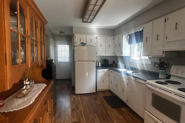 Bathroom - 223a Ottawa Ave, Elliot Lake, ON P5A2N1 Photo 4