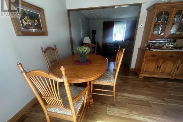 Foyer - 223a Ottawa Ave, Elliot Lake, ON P5A2N1 Photo 5