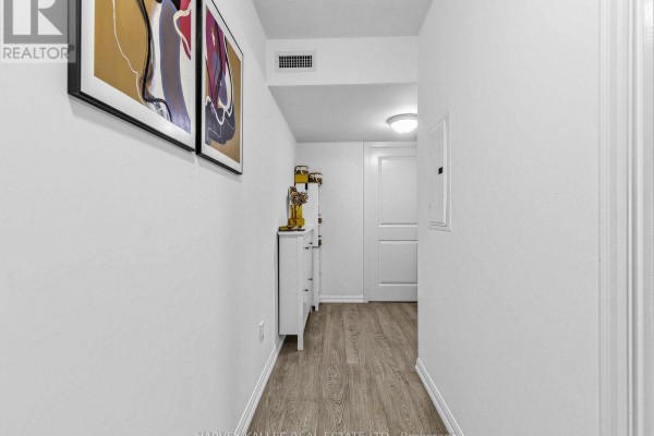 Living room - 224 - 65 East Liberty Street, Toronto, ON M6K3R2 Photo 2