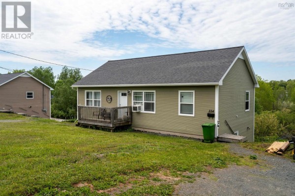 224-238 Gabriel Road, Falmouth, NS B0N2T0 Photo 3