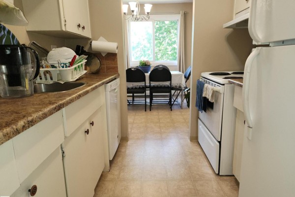 Primary Bedroom - #224 5125 Riverbend Rd Nw, Edmonton, AB T6H5K5 Photo 4