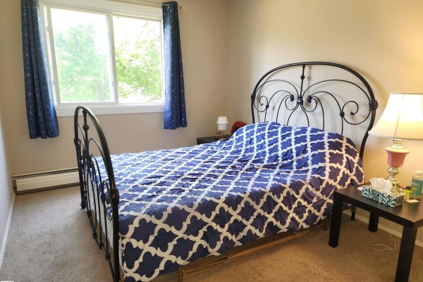 Bedroom 2 - #224 5125 Riverbend Rd Nw, Edmonton, AB T6H5K5 Photo 5
