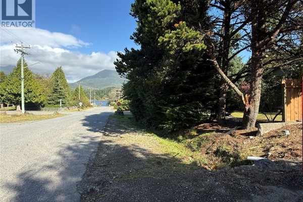 224 Alder St, Ucluelet, BC V0R3A0 Photo 5