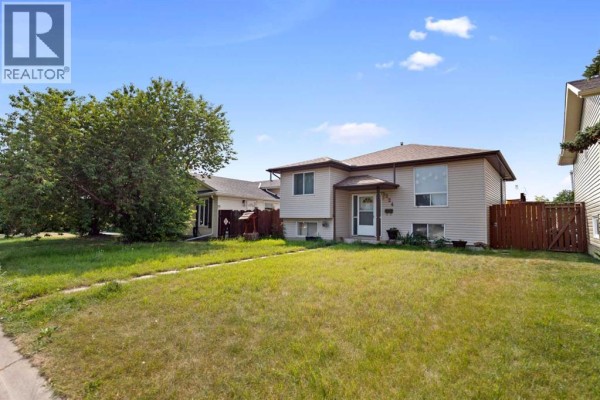 Dining room - 224 Faldale Close Ne, Calgary, AB T3J1V9 Photo 2