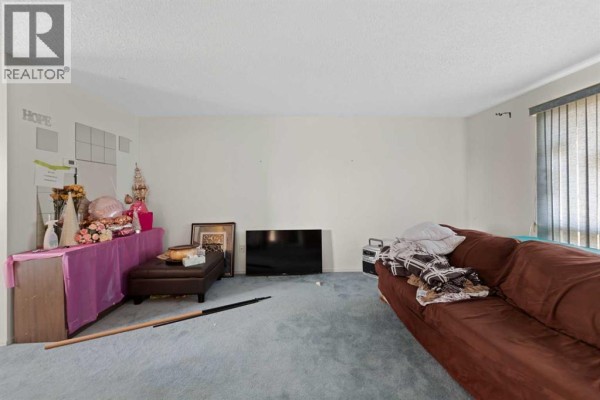 Bedroom - 224 Faldale Close Ne, Calgary, AB T3J1V9 Photo 5