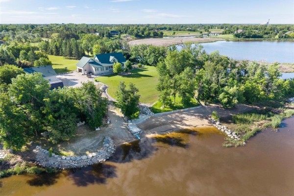 224 Lakeview Drive, East Selkirk, MB, photo 3