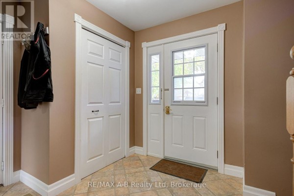 Foyer - 224 Morenz Drive, West Perth, ON N0K1N0 Photo 5
