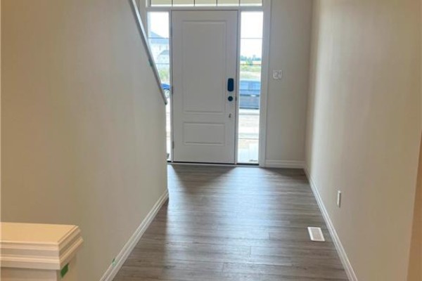 224 Renaissance Drive, St  Thomas, ON, photo 2