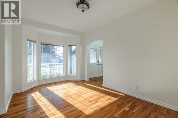 Dining room - 224 Williams Drive, Fort Mcmurray, AB T9K5H2 Photo 3