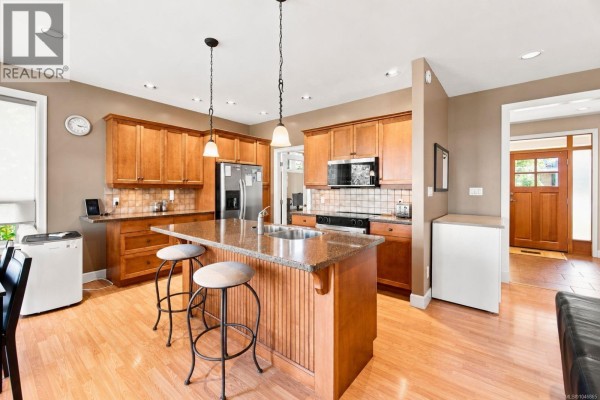 Living room - 2240 Leighton Rd, Nanaimo, BC V9R7C1 Photo 5