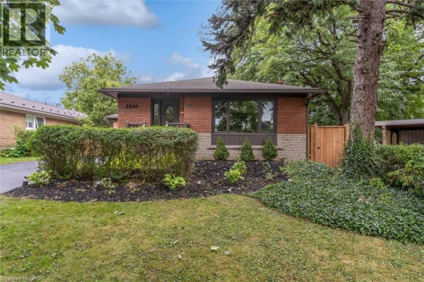 4pc Bathroom - 2241 Joyce Street, Burlington, ON L7R2B6 Photo 2