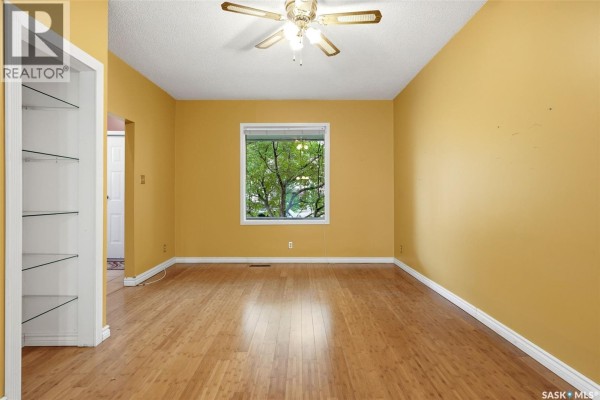 Laundry room - 2242 Angus Street, Regina, SK S4T2A2 Photo 4