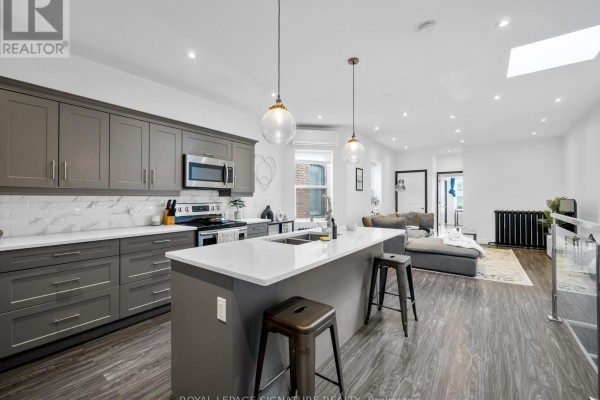 2243 Dundas Street W, Toronto, ON, photo 3