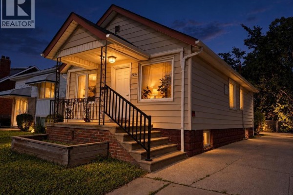 2244 Howard, Windsor