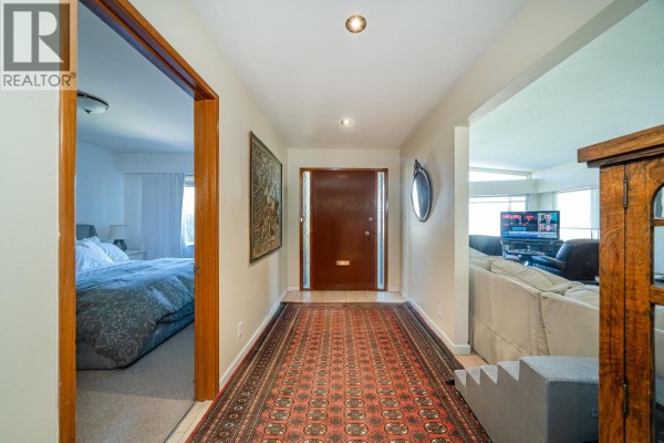 2244 W 32nd Avenue, Vancouver, BC V6L2B2 Photo 2
