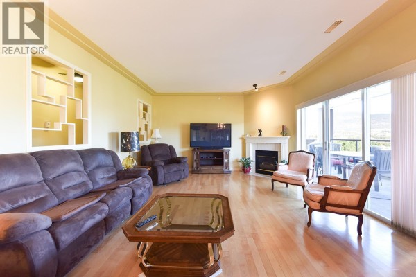 4pc Ensuite bath - 2245 Atkinson Street Unit# 803, Penticton, BC V2A8R7 Photo 2