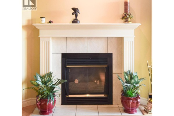 Den - 2245 Atkinson Street Unit# 803, Penticton, BC V2A8R7 Photo 4