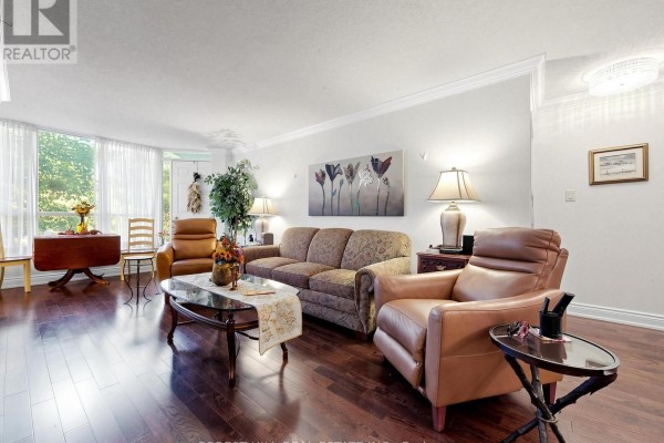 Primary Bedroom - 225 - 14924 Yonge Street, Aurora, ON L4G6H7 Photo 5