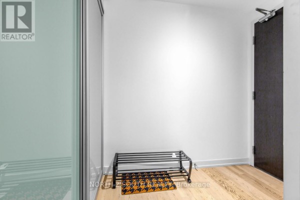 225 - 95 Bathurst Street, Toronto, ON M5V0H7 Photo 2