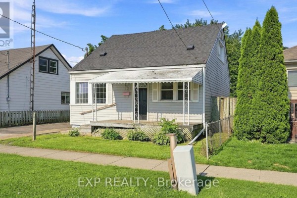 225 Grantham Avenue, St  Catharines, ON, photo 2