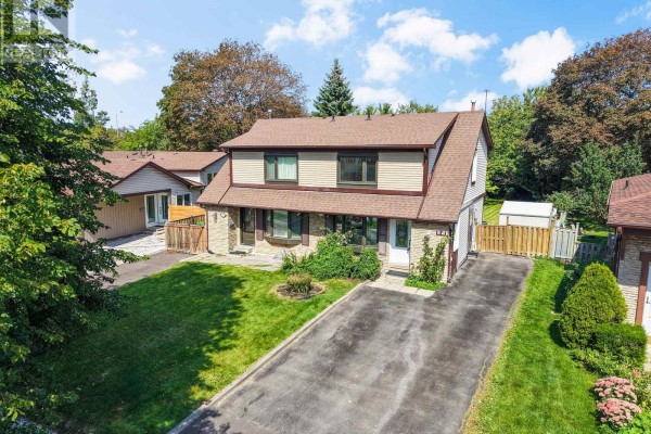 225 Hollyberry Trail, Toronto, ON, photo 2