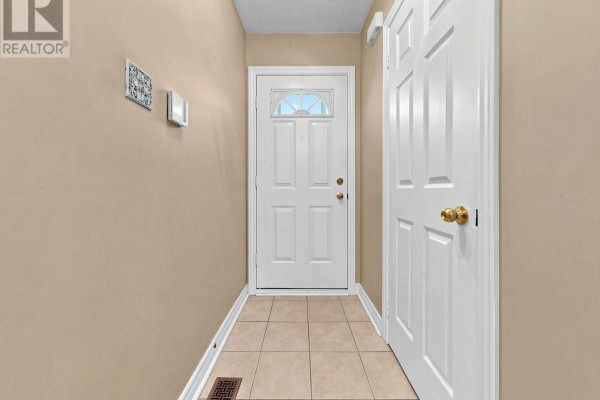 Dining room - 225 Kelso Crescent, Vaughan, ON L6A2E1 Photo 3