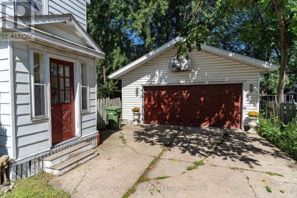 225 Mary Street, Pembroke, ON K8A5V9 Photo 4