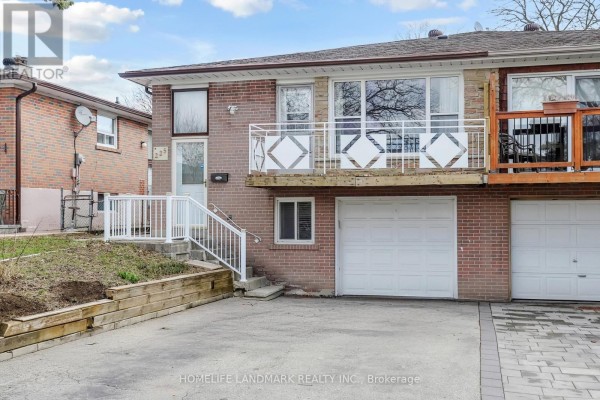 225 Pineway Boulevard, Toronto, ON, photo 2