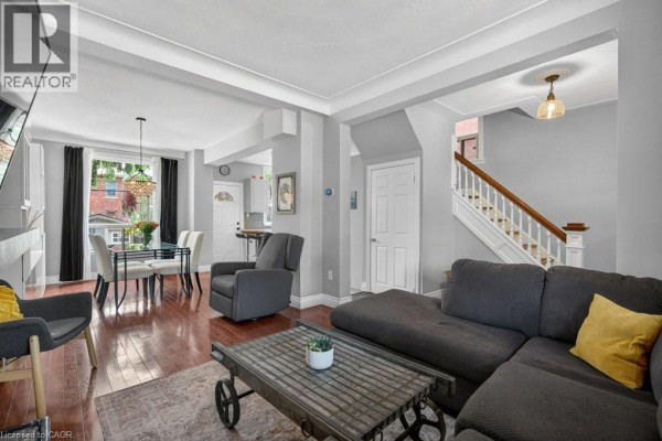 Family room - 225 Prospect Street S, Hamilton, ON L8M2Z6 Photo 3
