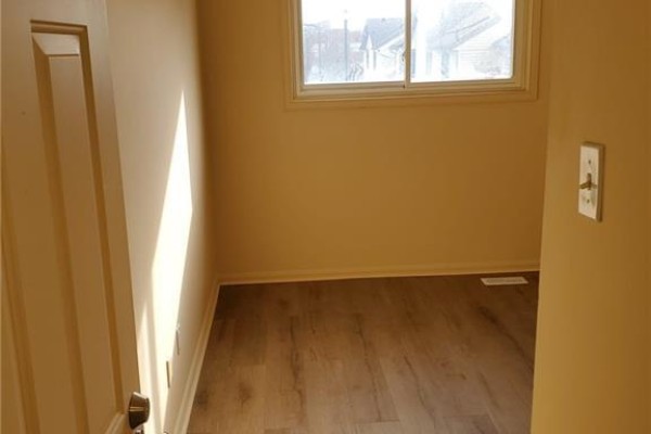 2pc Bathroom - 225 Shakespeare Drive Unit# 9, Waterloo, ON N2L2T5 Photo 4