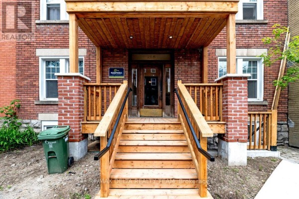 225 St. Patrick Street, Ottawa, ON K1N5K2 Photo 3
