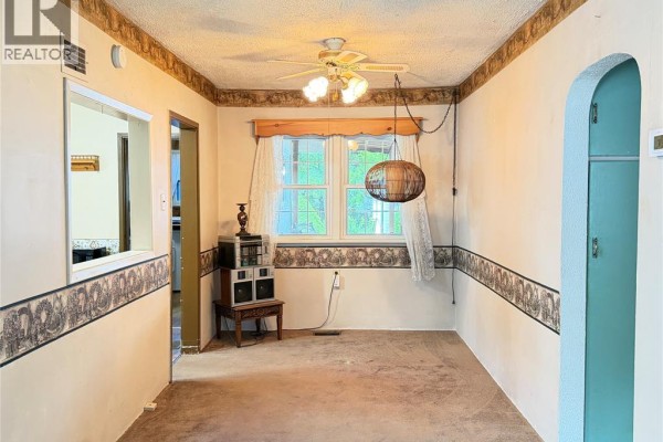 Living room - 225 University Avenue, Wallaceburg, ON N8A4A1 Photo 5