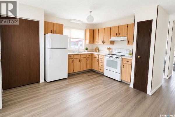 4pc Bathroom - 225 Westview Drive N, Coronach, SK S0H0Z0 Photo 4