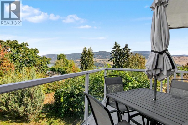 2250 Blair Court, Lake Country, BC, photo 3