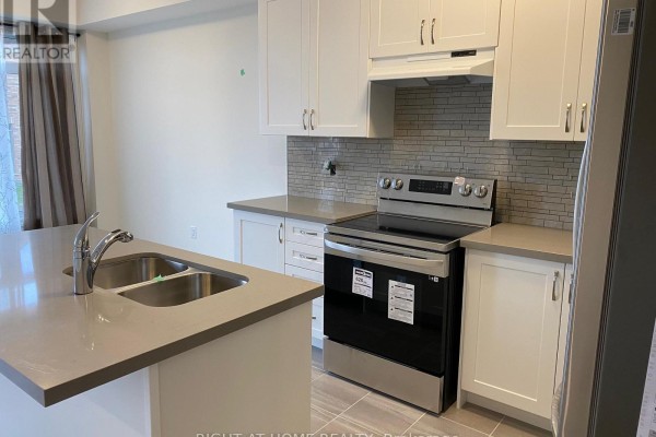 Primary Bedroom - 2250 Grainger Loop, Innisfil, ON L9S0N1 Photo 3