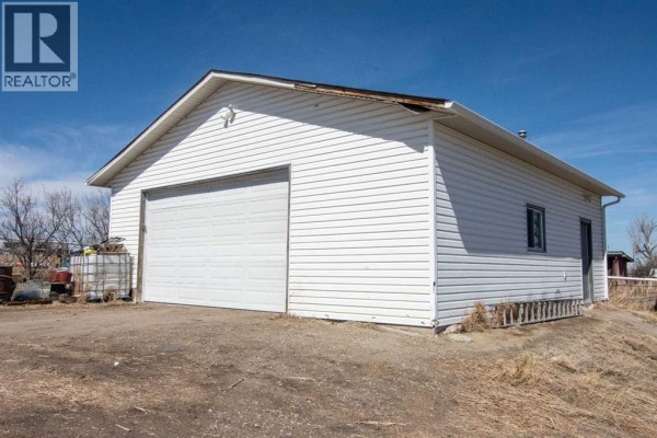Primary Bedroom - 225004 222 Twp Rd, Rural Wheatland County, AB T0J1N0 Photo 4