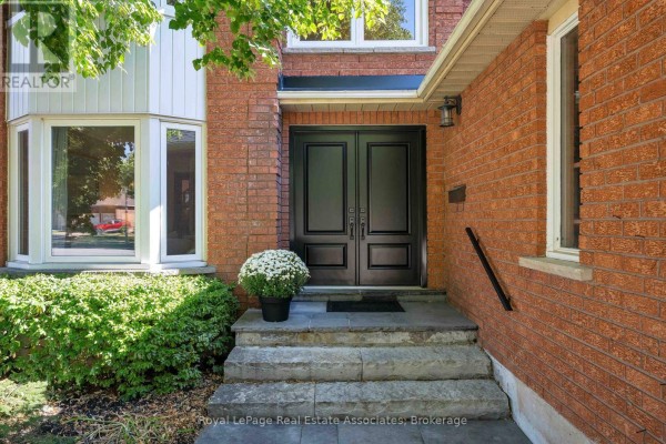 Family room - 2253 Towne Boulevard, Oakville, ON L6H5J9 Photo 5