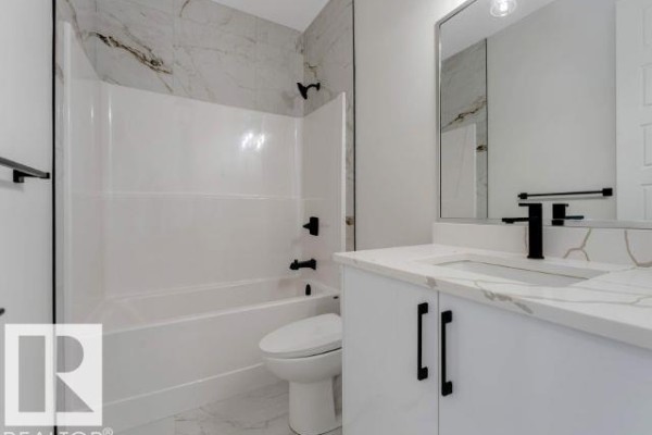 Kitchen - 22538 83a Av Nw, Edmonton, AB T5T7Y8 Photo 3