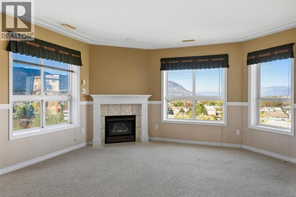 4pc Ensuite bath - 2255 Atkinson Street Unit# 807, Penticton, BC V2A8R7 Photo 5