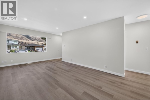 3pc Bathroom - 2257/2259 Valleyview Drive, Kamloops, BC V2C4C8 Photo 2