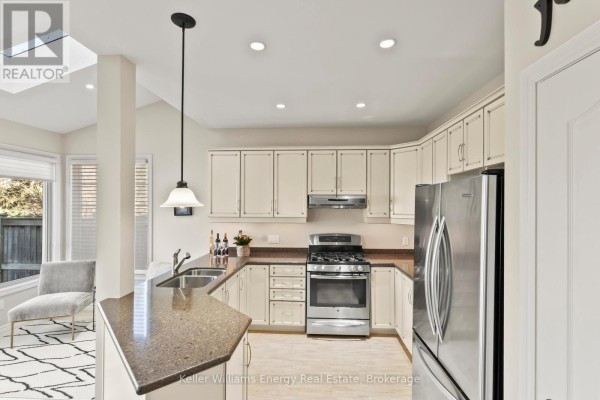 Family room - 2258 Pindar Crescent, Oshawa, ON L1L0C6 Photo 5