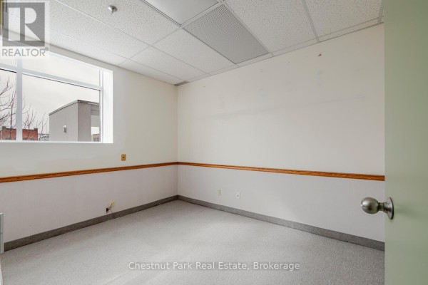 226 - 945 3rd Avenue E, Owen Sound, ON N4K2K8 Photo 4