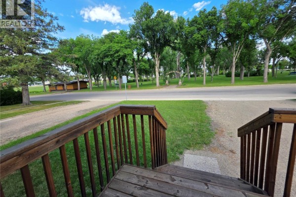 226 9th Avenue Ne, Swift Current, SK, photo 2
