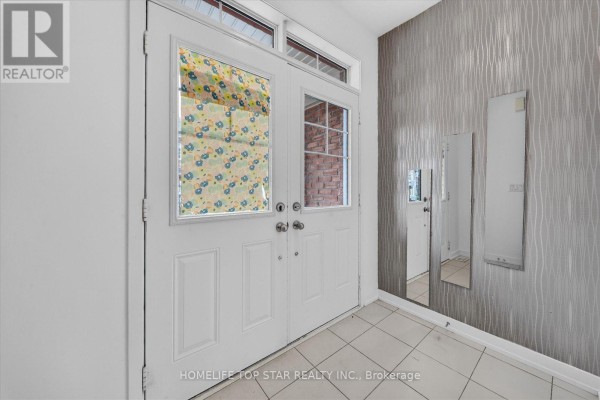 Bedroom 2 - 226 Bennett Street, Newmarket, ON L3X0M1 Photo 5