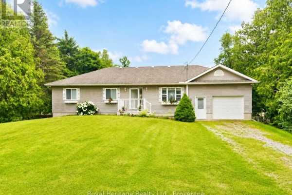 Living room - 226 Francis Street E, Kawartha Lakes, ON K0M1N0 Photo 3